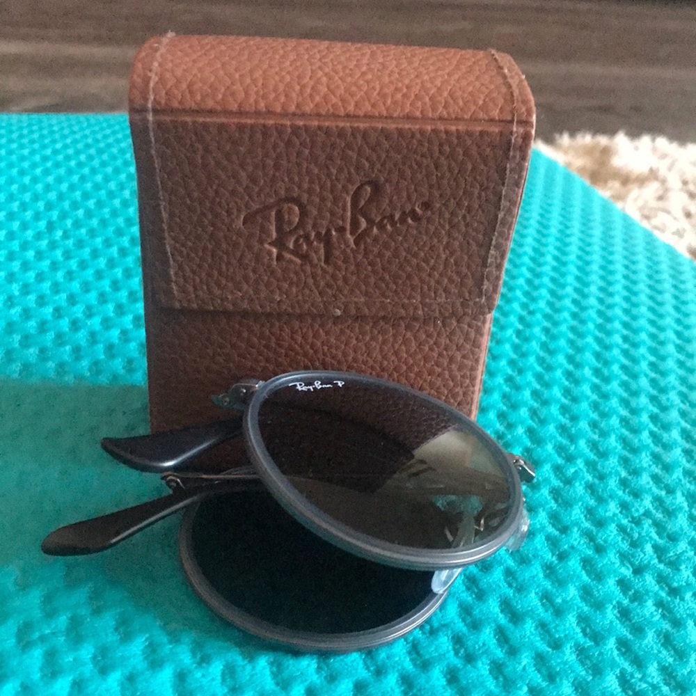 Ray ban compact sunglasses with case!Worn maybe 3x